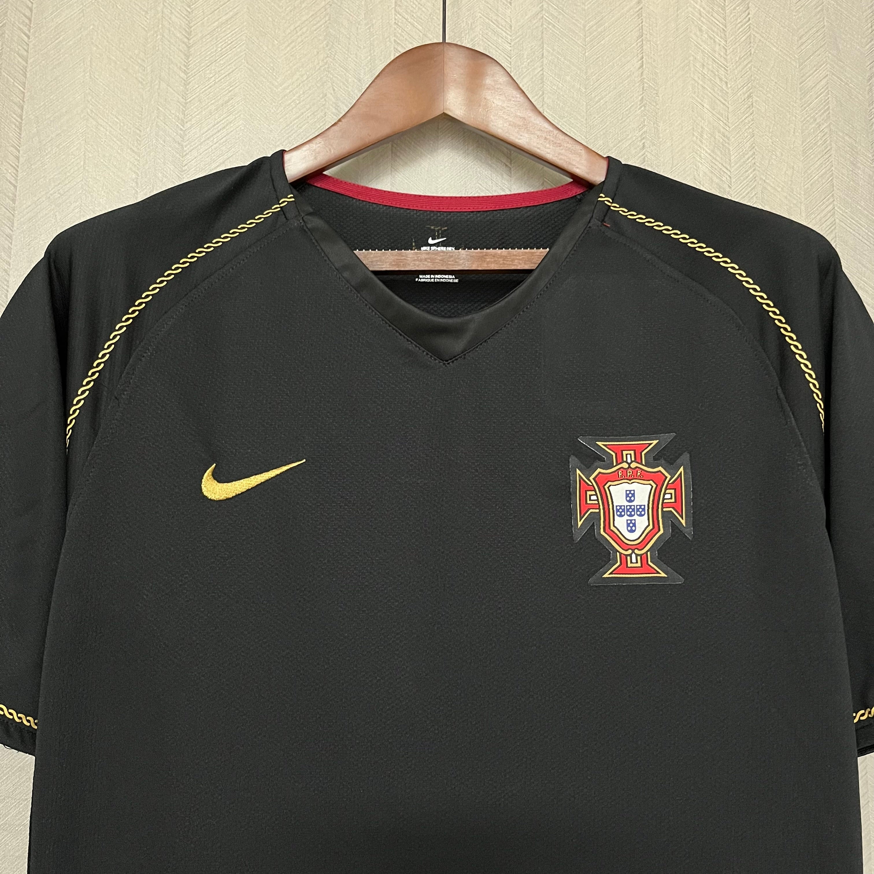 Camisa Retrô Portugal Visitante 2006
