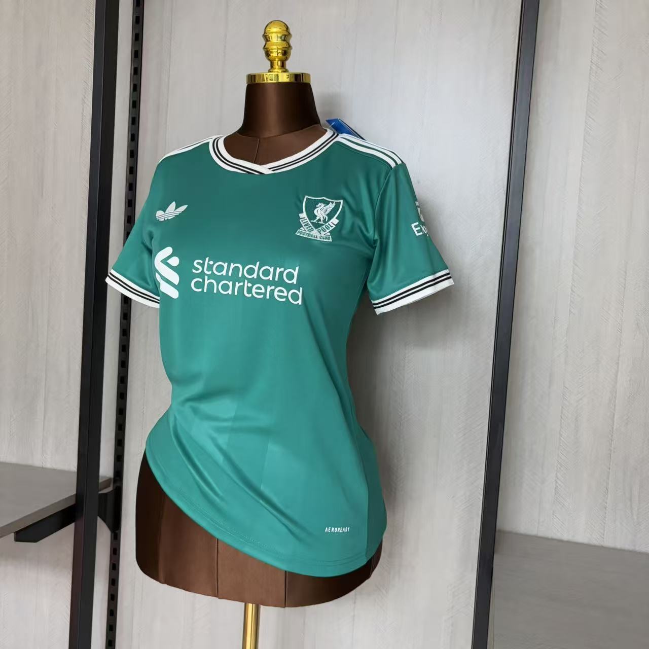 Terceira Camisa Feminina Liverpool 2025/26
