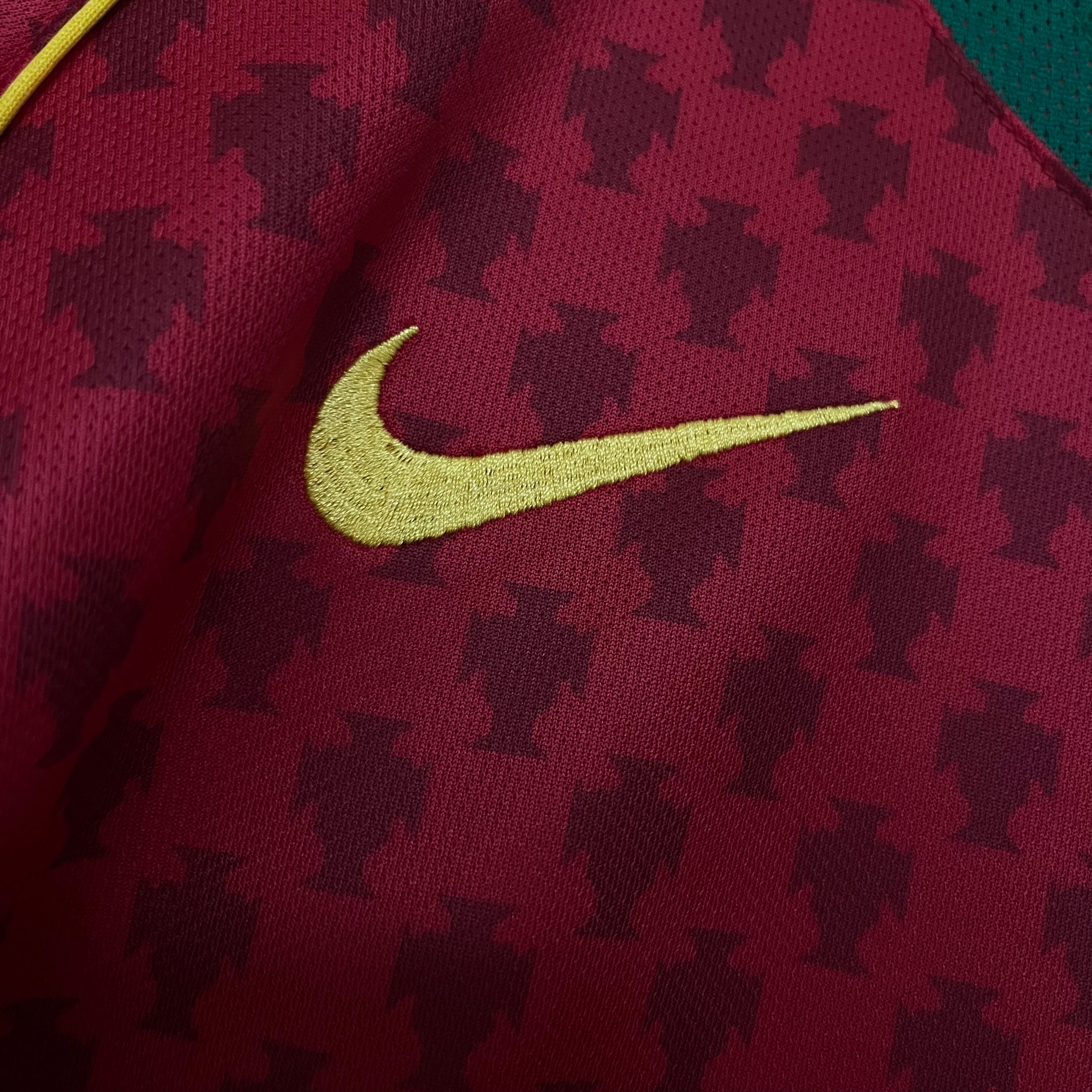 Camisa Retrô Portugal World Cup Home 2004