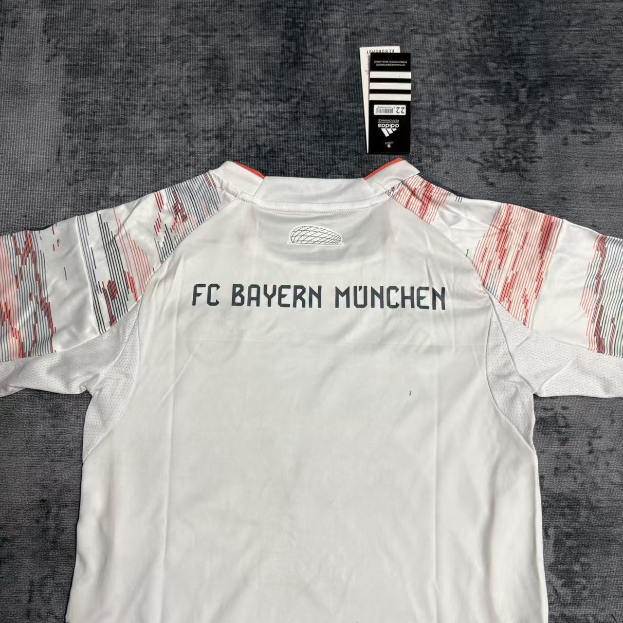 Kit Infantil Bayern de Munique Visitante 2025/26