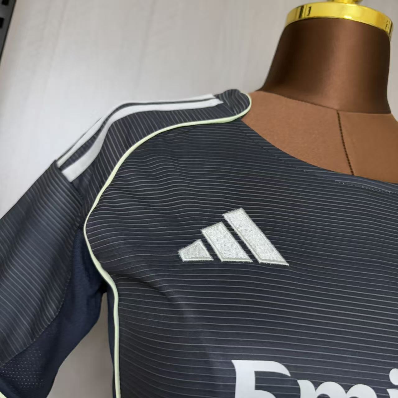 Camisa Feminina Real Madrid Visitante 2025/26