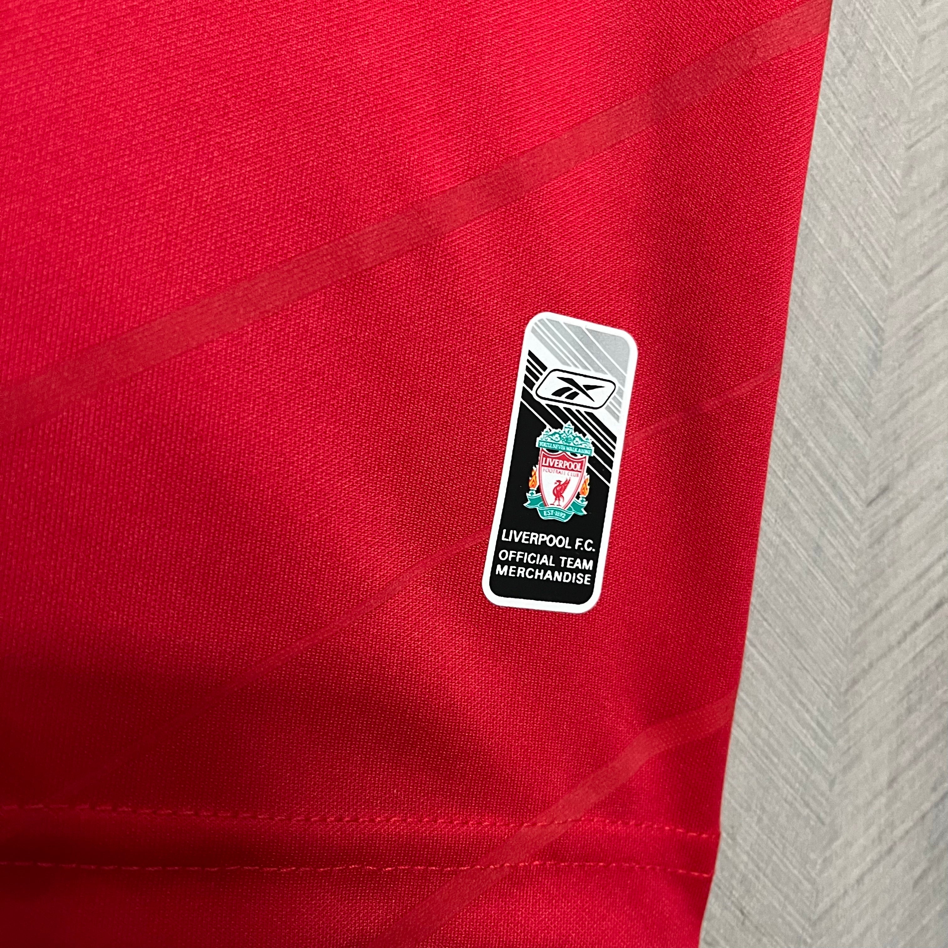 Camisa Retrô Liverpool Home 05/06