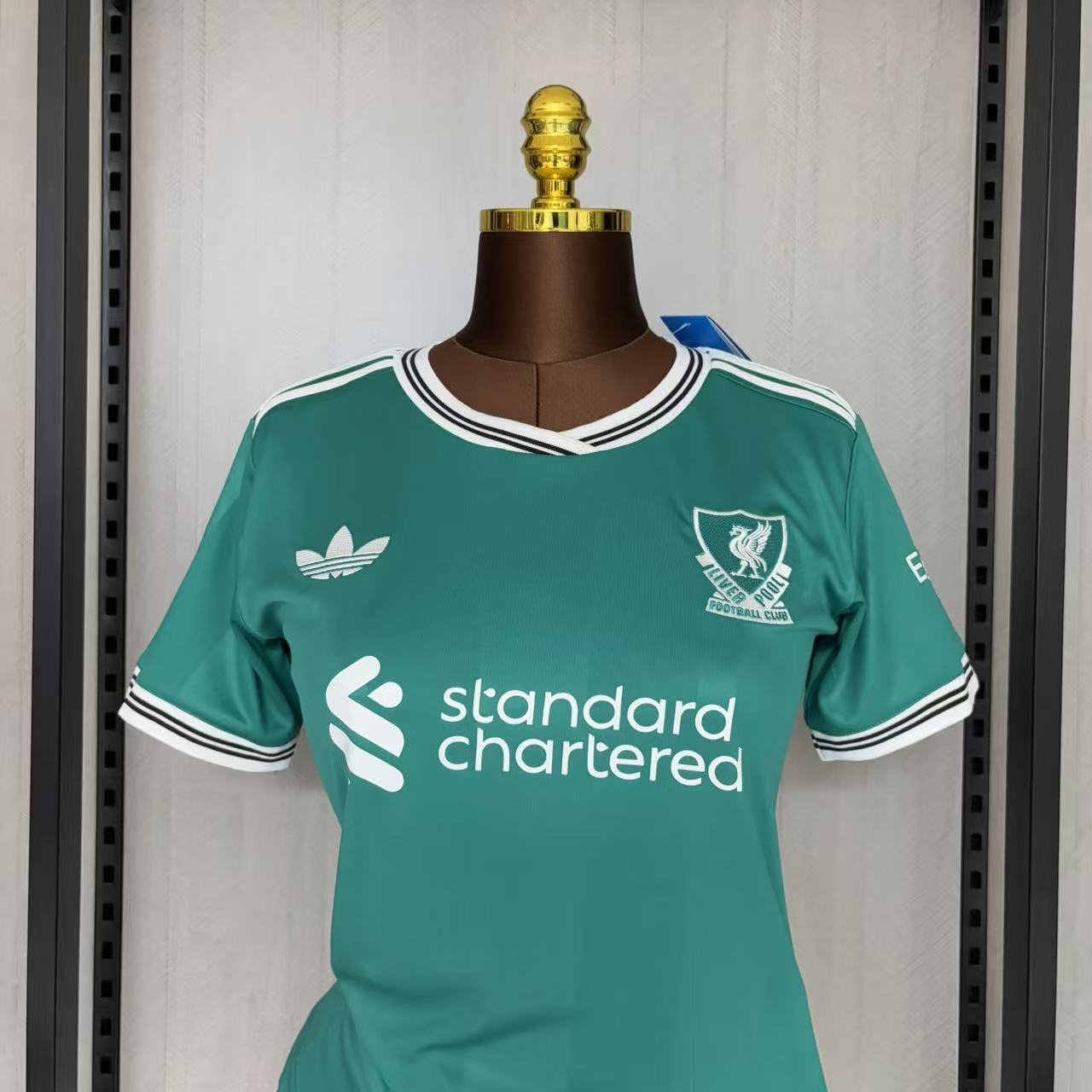 Terceira Camisa Feminina Liverpool 2025/26