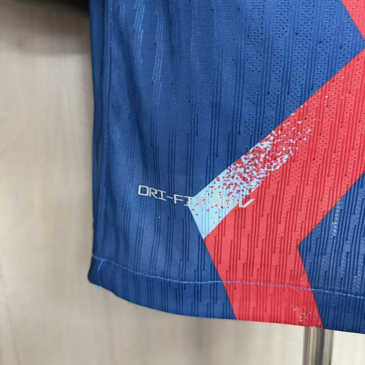 Camisa Versão Jogador Barcelona Home 2025/26