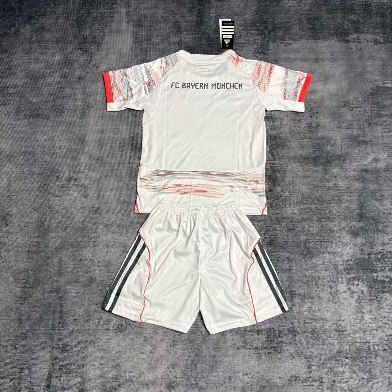 Kit Infantil Bayern de Munique Visitante 2025/26