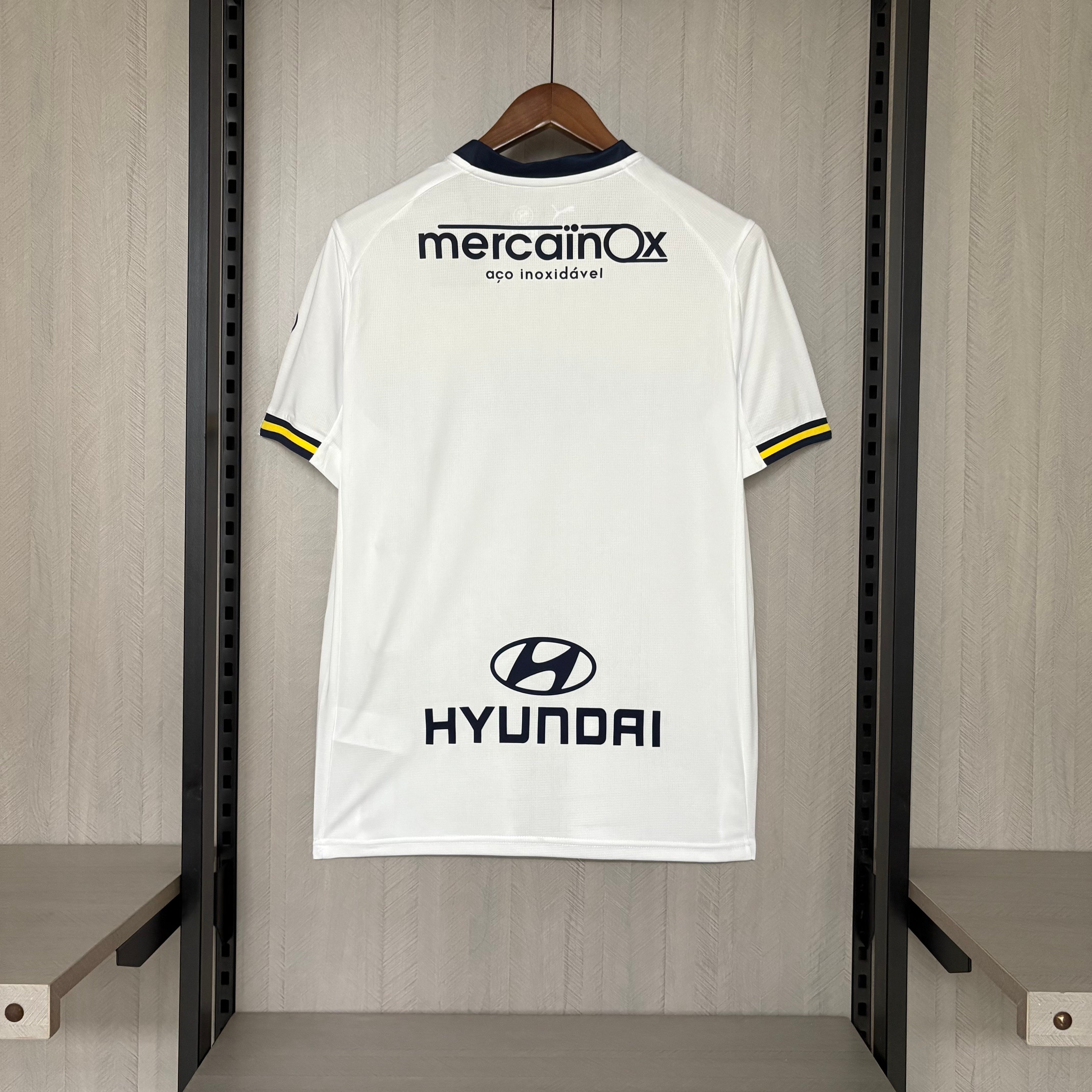 Camisa Famalicão Home 2025/26