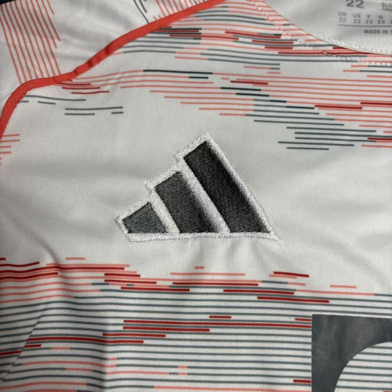 Kit Infantil Bayern de Munique Visitante 2025/26