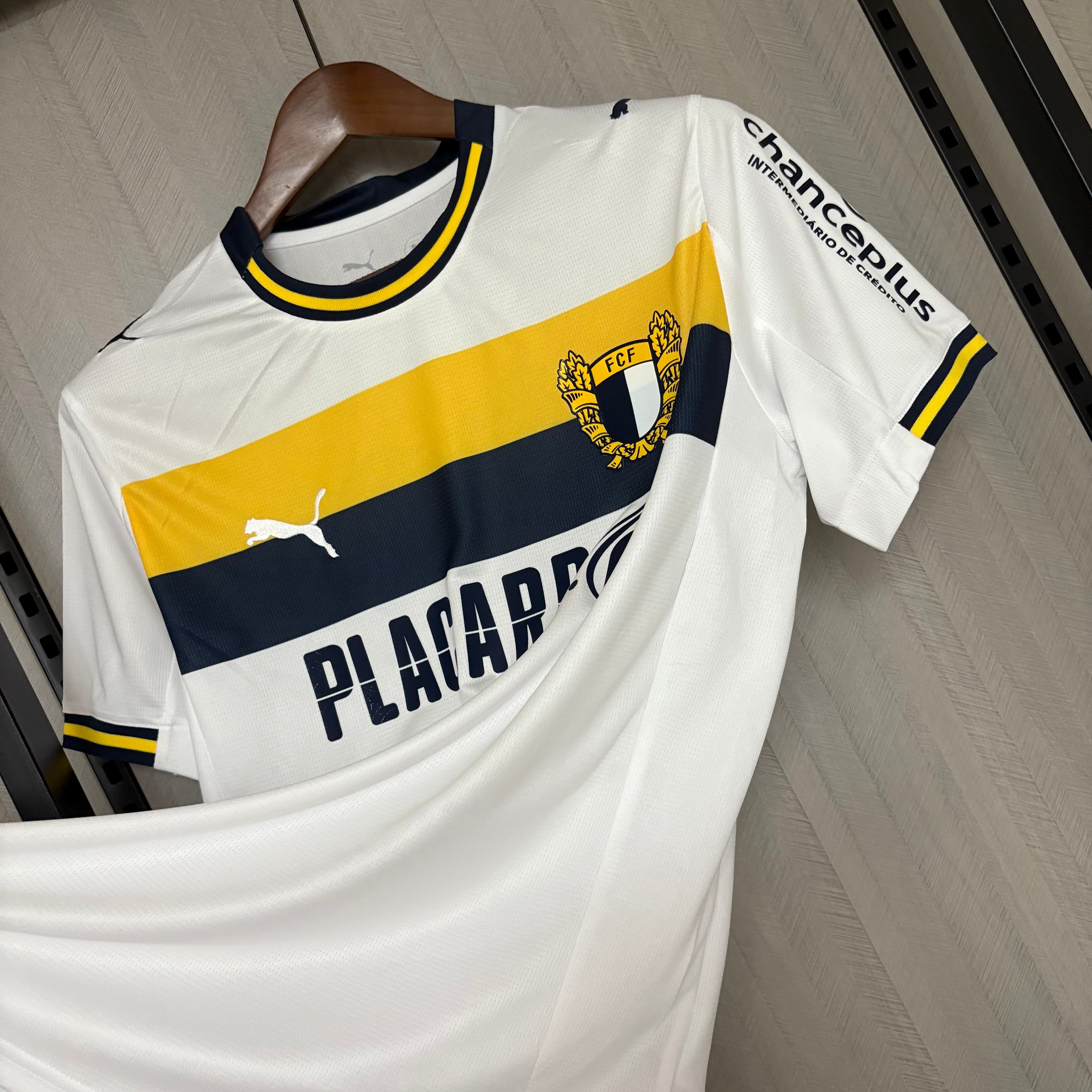 Camisa Famalicão Home 2025/26