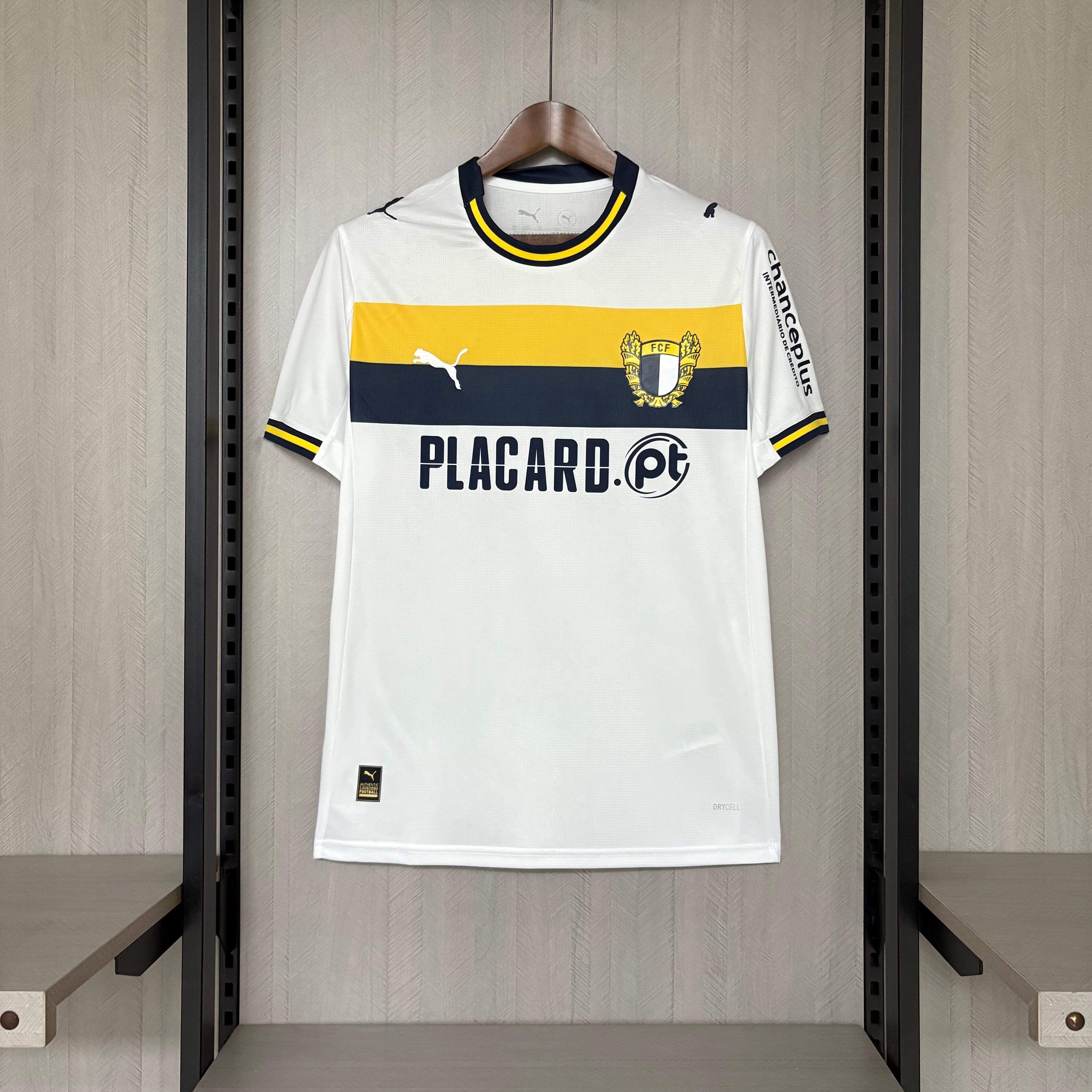 Camisa Famalicão Home 2025/26