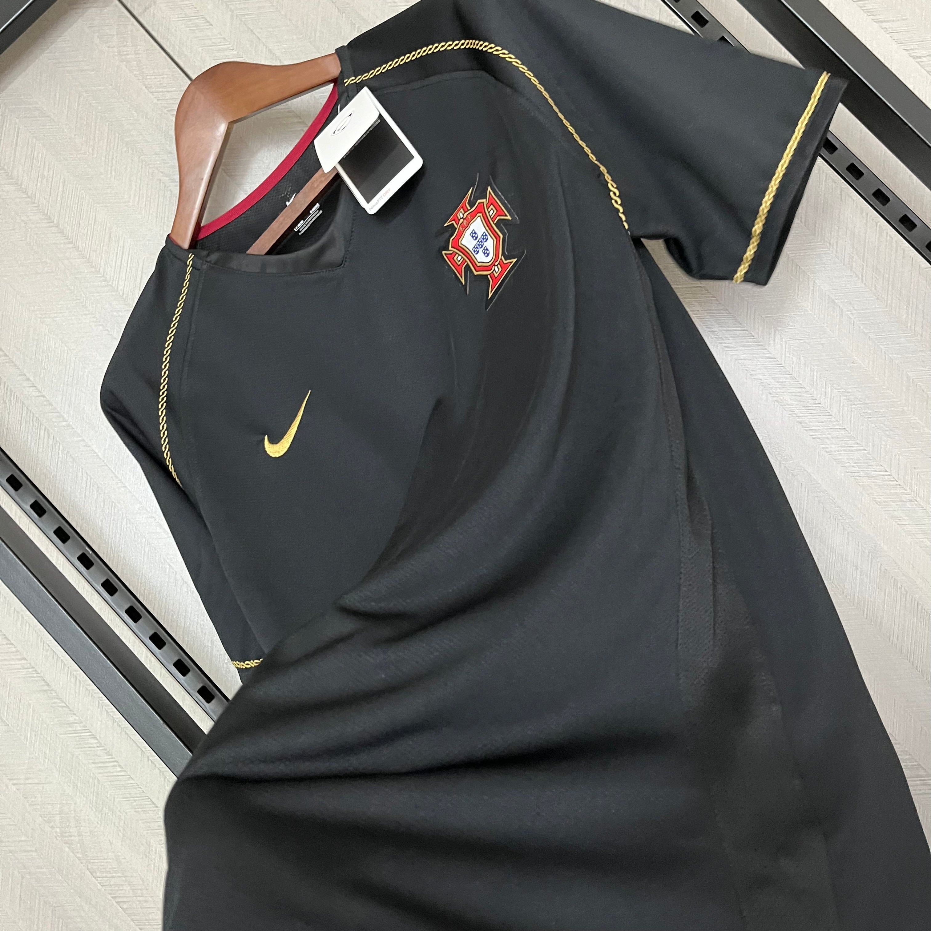 Camisa Retrô Portugal Visitante 2006