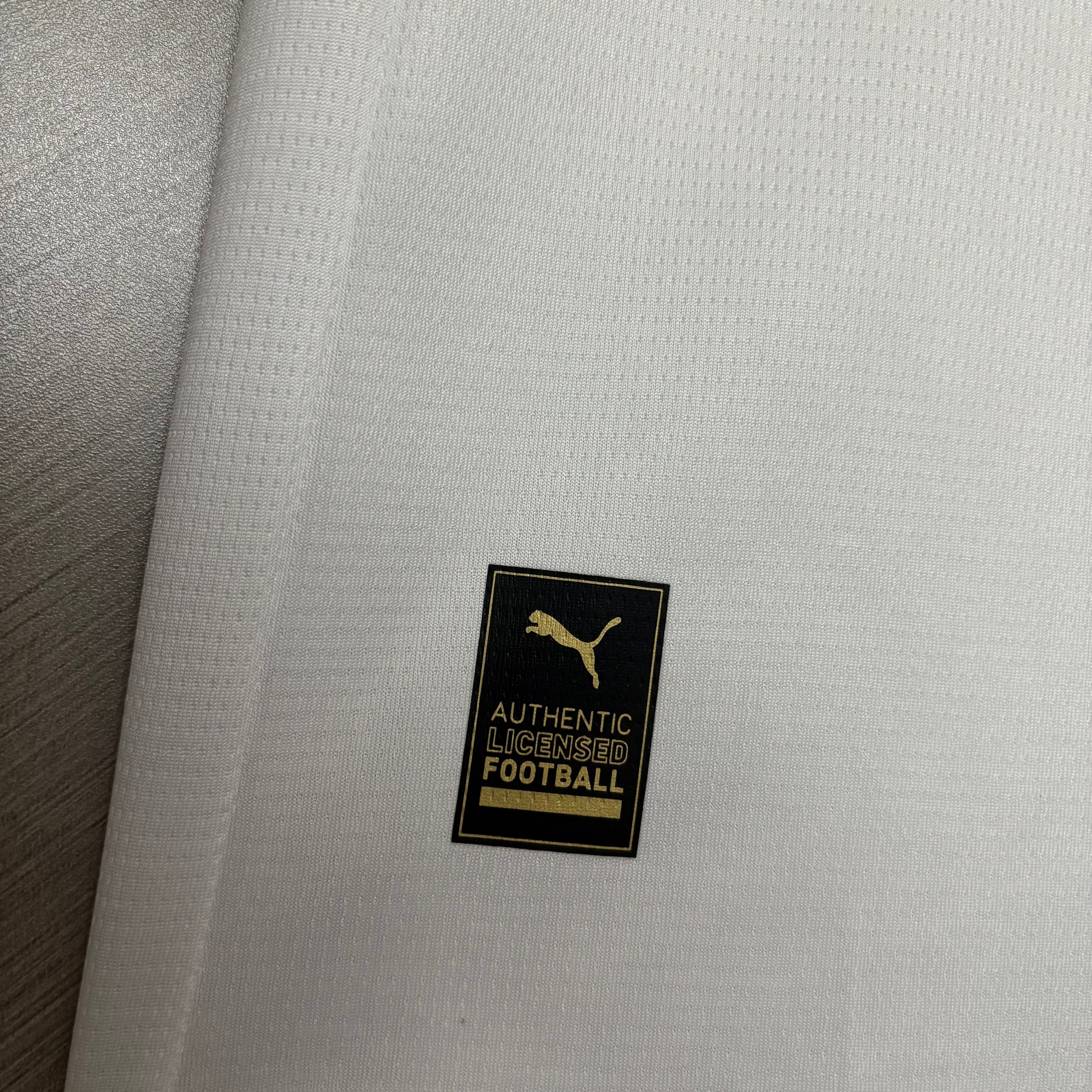 Camisa Famalicão Home 2025/26