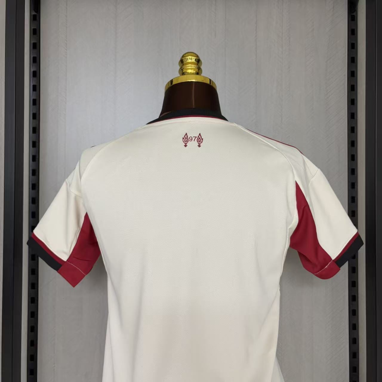 Camisa Feminina Liverpool Visitante 2025/26